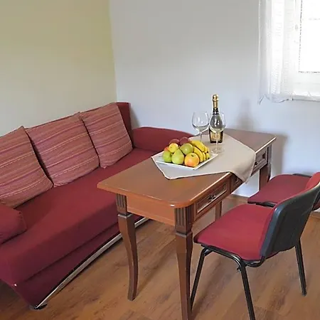 Divoky Andel Hotel